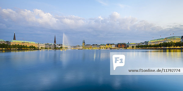Germany  hamburg  Binnenalster  View of the city in the evening
