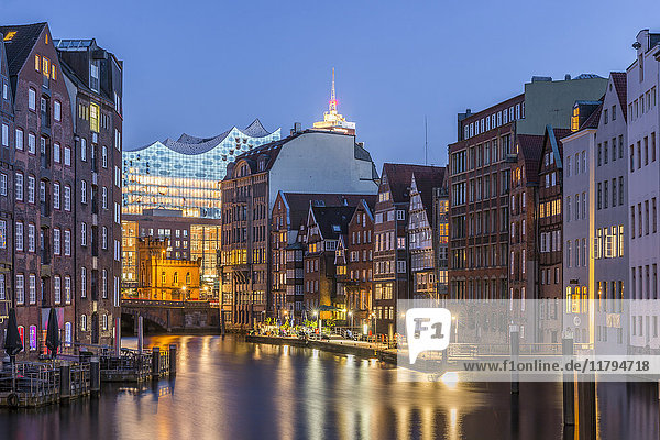 Germany  Hamburg  Nikolaifleet  Elbphilharmonie in background