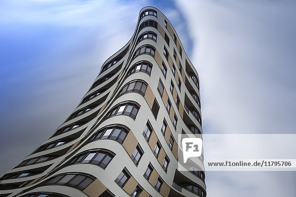 Deutschland  München  Mittersendling  moderner Wohnturm