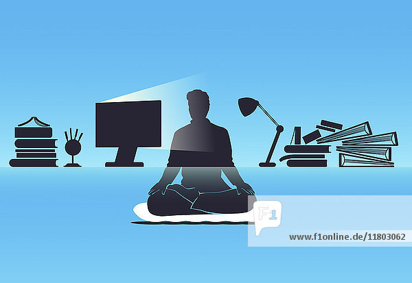 Beschäftigter Mann mit viel Arbeit auf dem Schreibtisch bleibt ruhig durch Meditation