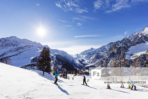 Courmayeur Skigebiet  Aosta-Tal  Italienische Alpen  Italien  Europa