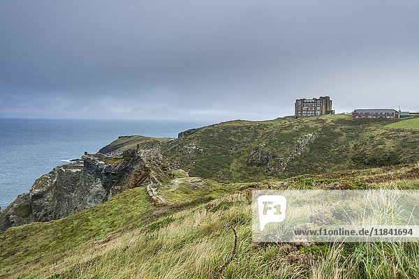 Schloss Tintagel auf der Insel Tintagel  Cornwall  England  Vereinigtes Königreich  Europa