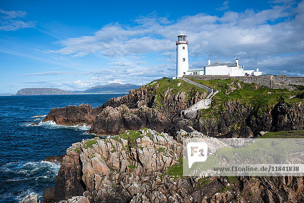 Fanad Head lighthouse  County Donegal  Ulster region  Republic of Ireland  Europe