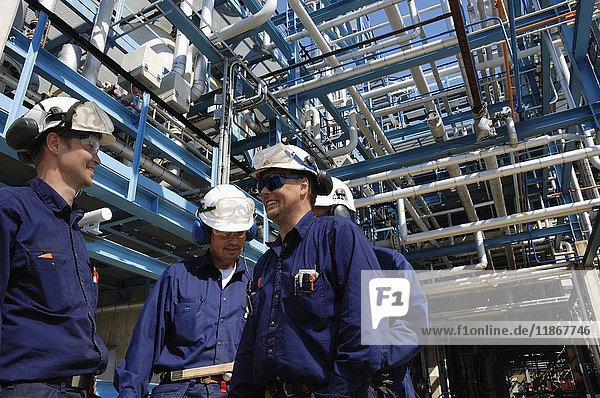 Industriearbeiter in Öl- und Gasraffinerien