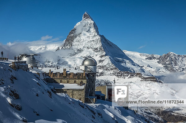 Gornergrat Kulm Hotel und Observatorium auf 3100 m Höhe bieten einen atemberaubenden Blick auf das Matterhorn und die Zermatter Voralpen; Schweiz'