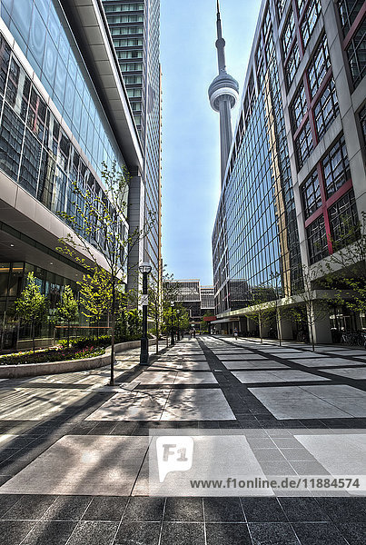 Ritz Carlton  City TV  CN Tower; Toronto  Ontario  Kanada'.