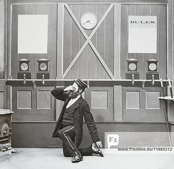 Nachstellung der Geschichte des Bahnhofsvorstehers anhand eines Dias mit Laterna Magica um 1900