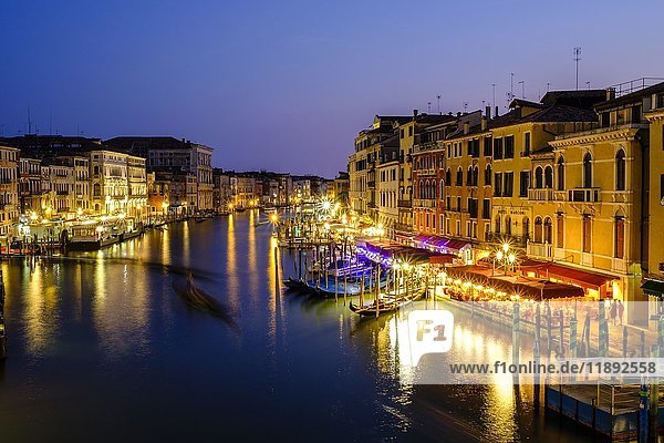 Canal Grande im Abendlicht  Blick von der Rialto-Brücke  Venedig  Venetien  Italien  Europa