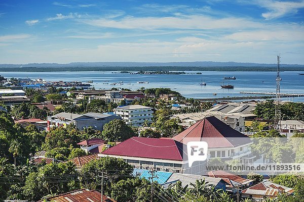 Ansicht der Stadt mit Hafen  Sorong  West Papua  West-Neuguinea  Indonesien  Asien