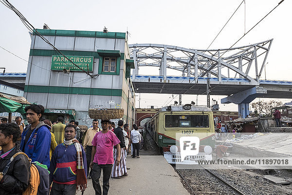 Lustige Beschilderung An Einer Hauptstrasse In Kalkutta Offiziell Kolkata Westbengalen Indien Asien