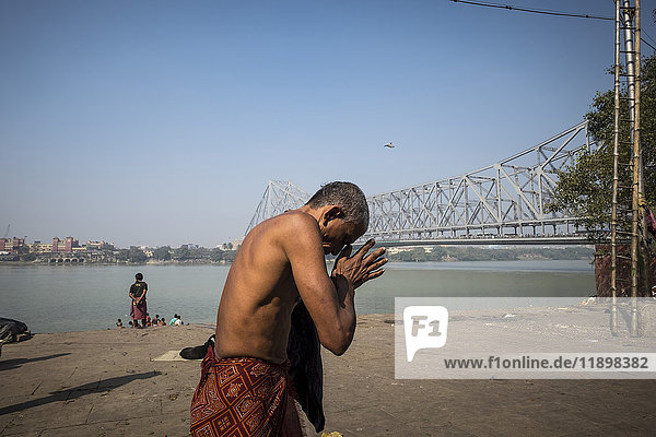 India  West Bengal  Kolkata  Howrah Bridge  daily life