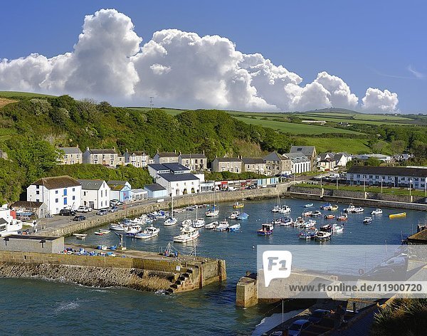 Fischereihafen  Porthleven  Cornwall  England  Vereinigtes Königreich  Europa