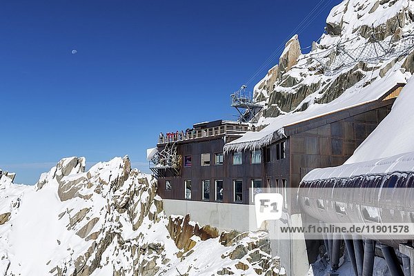 Viewpoint The Pipe  Aiguille du Midi  Mont Blanc Massif  Chamonix  France  Europe