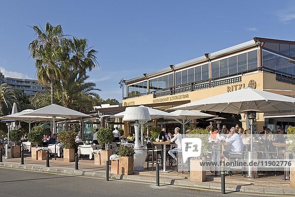 Restaurant am Yachthafen  Portals Nous  Mallorca  Spanien  Europa
