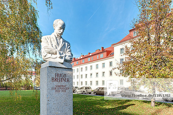 Österreich Wien Hugo Breitner-Büste und Wohnhäuser