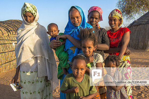Peul Frau und Kinder. Senegal.