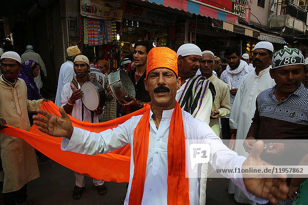 Singers outside Ajmer Sharif Dargah  Rajasthan  India  Asia