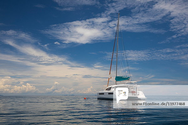 Yachtsegeln auf See  Ban Koh Lanta  Krabi  Thailand  Asien