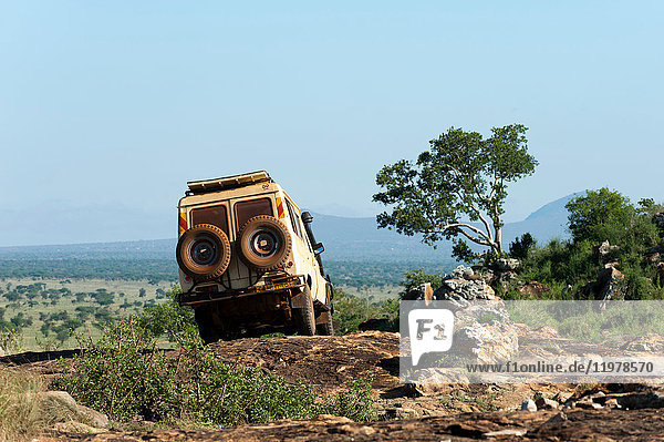 Safari-Fahrzeug  Lualenyi-Wildreservat  Tsavo  Kenia