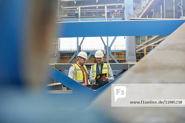 Ansicht,arbeiten,Arbeitswelt,Bauhelm,Bauwerk,benutzen