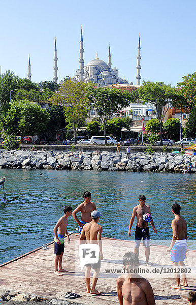 Turkey  Istanbul  Catladi Kapi harbour  Sultanahmet mosque (Blue mosque) in the backround
