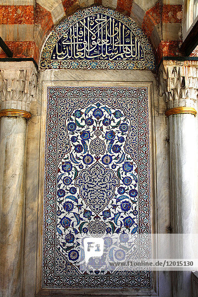 Türkei  Istanbul  Gemeinde Fatih  Bezirk Sultanahmet  Basilika Sainte Sophie (Aya Sofia Museum)  Mausoleum Mourad III  Iznik-Töpferware