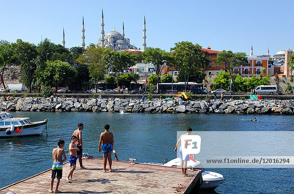 Turkey  Istanbul (municipality of Fatih)  district of Sultanahmet  Catladi Kapi harbour and Sultanahmet mosque (Blue mosque)