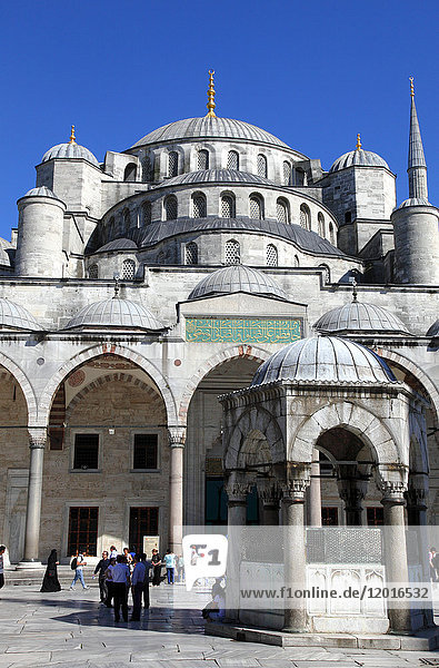 Türkei  Istanbul  Gemeinde Fatih  Stadtteil Sultanahmet  Sultanahmet-Moschee oder Blaue Moschee