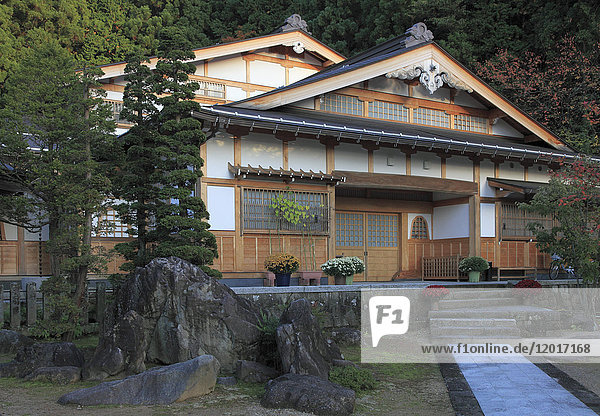Japan  Hida  Takayama  Soyuji-Tempel