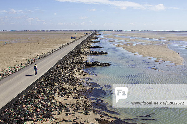 Frankreich  Vendee  ''le Passage du Gois''  Unterwasserstraße zur Insel Noirmoutier  bei Ebbe.