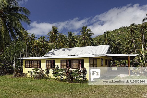 Typical house  island  Bora Bora  Society islands  French Polynesia  Oceania