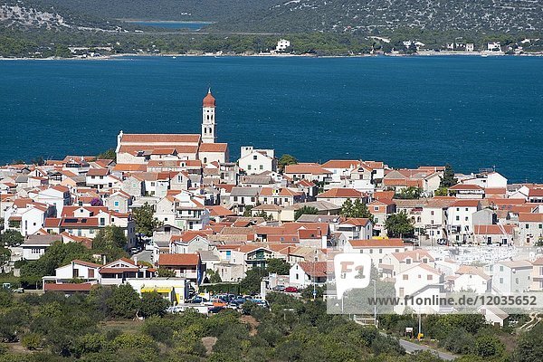 Blick auf Betina  Insel Murter  Dalmatien  Kroatien  Europa