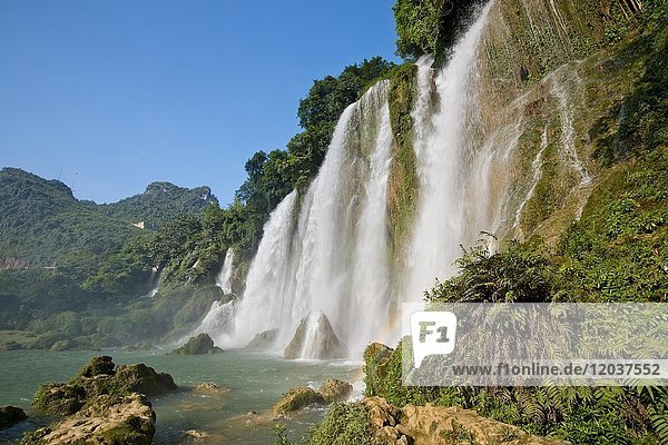 Ban Gioc Detian Waterfalls  border to China  Cao Bang Province  Vietnam  Asia