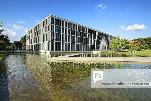 Bundesarbeitsgericht mit Wasserbassin  Erfurt  Thüringen  Deutschland  Europa