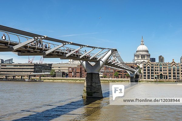 Millenium Bridge and St Paul's Cathedral  Thames  London  England  Great Britain