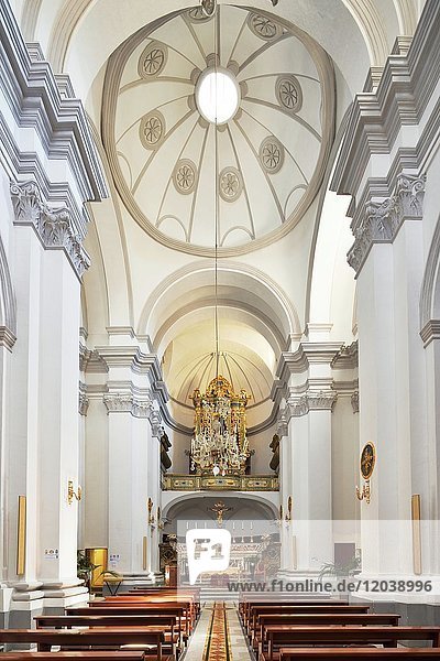 Innenansicht mit Altarraum  Kirche La Chiesa Rupestre di San Giuliano  Sassi di Matera  Kulturhauptstadt 2019  Matera  Provinz Basilikata  Italien  Europa