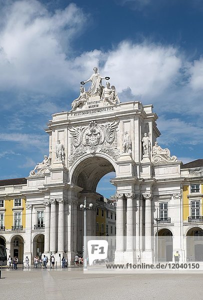 Arc de Triomphe Arco da Rua Augusta  commercial centre  Praça do Comercio  Baixa  Lisbon  Portugal  Europe