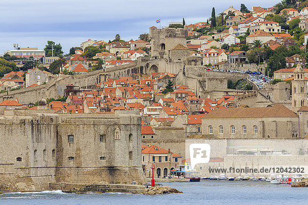 Old Town  ringed by defensive City Walls and Forts  from the sea  Dubrovnik  UNESCO World Heritage Site  Dalmatia  Croatia  Europe
