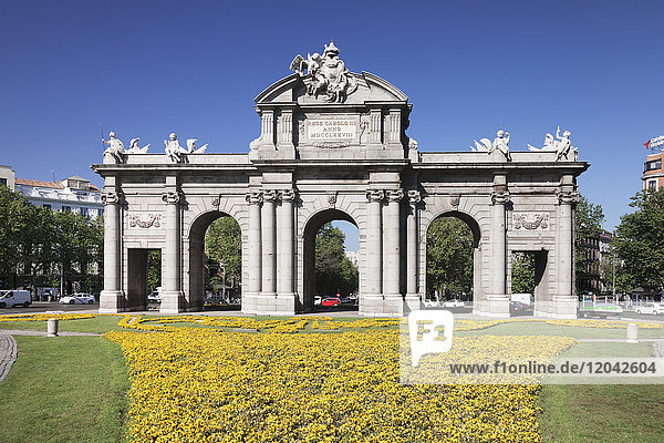 Puerta de Alcala Gate  Plaza de Indepencia  Madrid  Spain  Europe