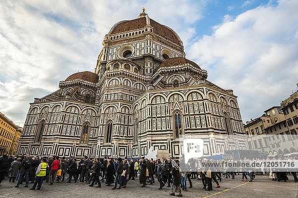 Die Kuppel der Kathedrale der Heiligen Maria von der Blume  der Hauptkirche von Florenz  auch bekannt als Dom von Florenz; Florenz  Italien