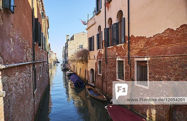 am Tag,angelegt,Außenaufnahme,Boot,Cannaregio,Europa