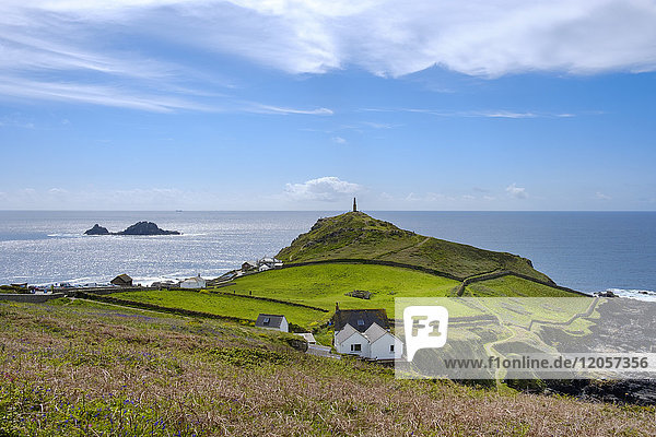 UK  Cornwall  Cape Cornwal mit den Brisonsinseln im Hintergrund