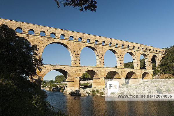 Pont du Guard  Überreste eines römischen Aquädukts aus dem Jahr 1 nach Christus  UNESCO-Weltkulturerbe  Vers-Pont-du-Guard  Provence  Frankreich  Europa