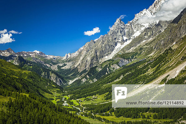 Mont-Blanc-Massiv mit italienischem Val Ferret  Alpen; La Vachey  Aosta-Tal  Italien
