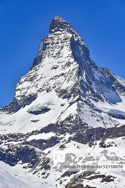 Matterhorn-Gipfel mit Schnee  Zermatt  Schweiz  Europa