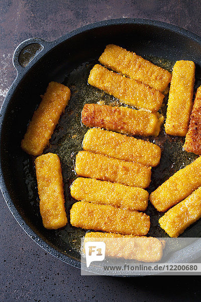 Fischstäbchen in der Pfanne