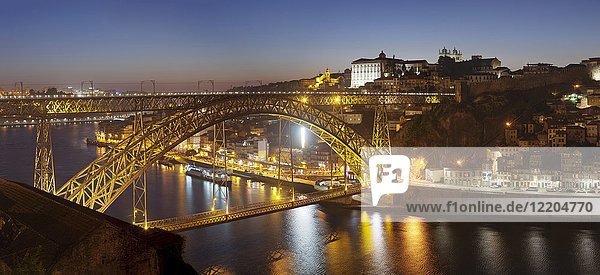 Ponte Dom Luis I Bridge over Douro River to Ribeira District  UNESCO World Heritage Site  Porto (Oporto)  Portugal  Europe