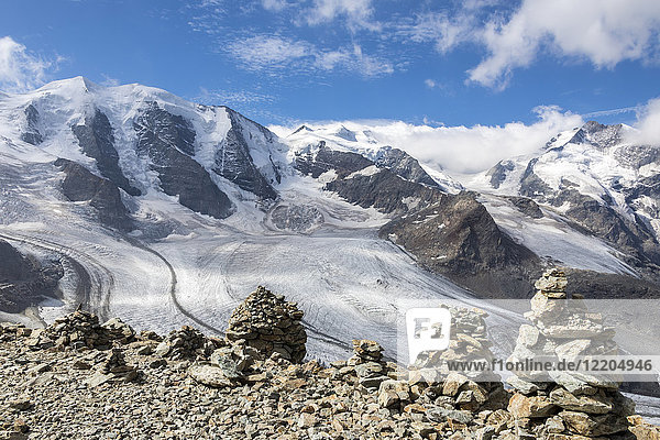Übersicht über die Gletscher Diavolezza und Pers und den Piz Palu  St. Moritz  Kanton Graubünden  Engadin  Schweiz  Europa