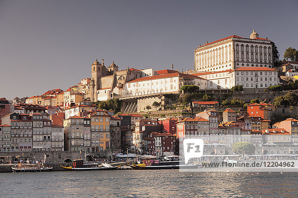 Ribeira District  UNESCO World Heritage Site  Se Cathedral  Palace of the Bishop  Porto (Oporto)  Portugal  Europe