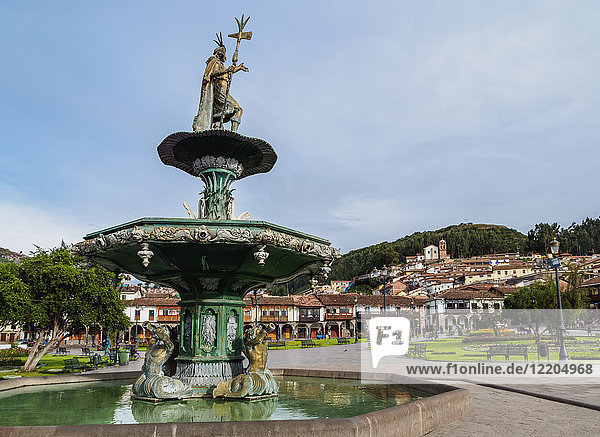 Springbrunnen auf dem Hauptplatz  Altstadt  Cusco  Peru  Südamerika